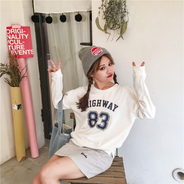 TE6223MDFS Langarm-Sweatshirt im koreanischen Mode-Preppy-Stil mit Buchstabendruck-3